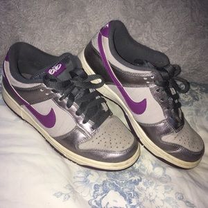 Retro Cosmic NIKEs 💫